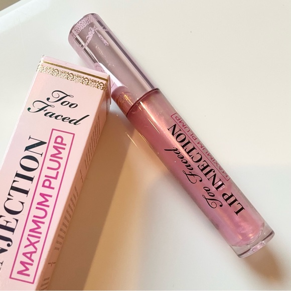 Too Faced Lip Injection Maximum Plump Extra Strength Lip Gloss Brand New in Box - Picture 6 of 7